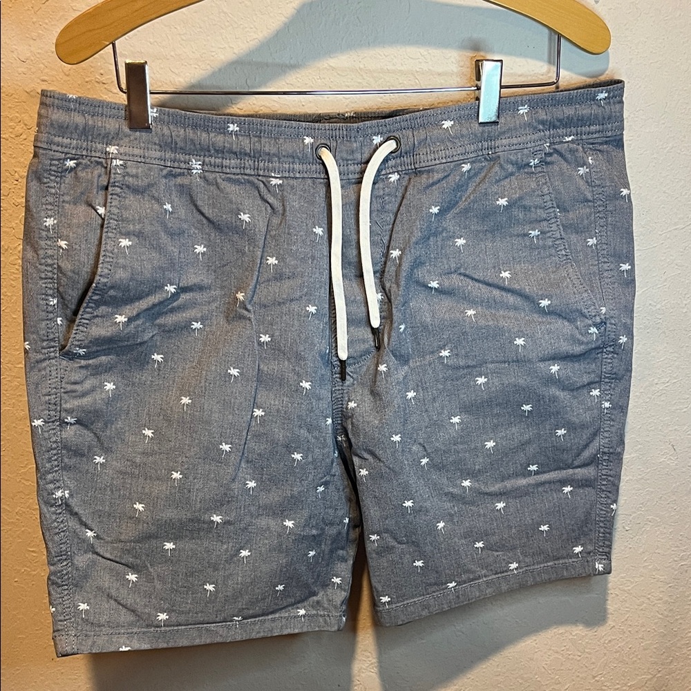 Hollister Palm Tree Print Drawstring Flat Front Shorts size XL